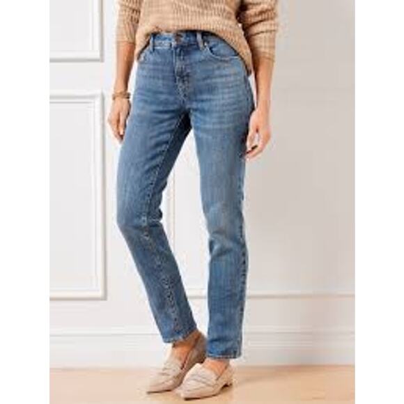 2/$30 Talbots Womens Straight Leg Medium Blue Wash Jeans Size 6 Zip Back Pockets - Picture 1 of 10